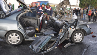 Aydında trafik kazası: 2 ölü 3 yaralı