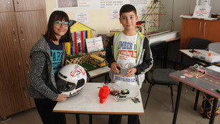 Babasının anlattığı olaylara üzüldü motokaskı geliştirdi