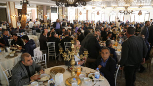 Bakan Çelik, aralarında husumet bulunan aileleri barıştırdı