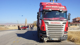 Başkentte tır ile otomobil çarpıştı: 3 yaralı