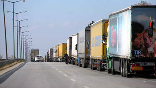 Bulgaristan'a açılan sınır kapılarındaki tır yoğunluğu