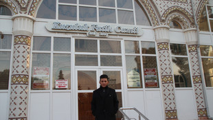 Camiye hırsızlık girişimi güvenlik kamerasında