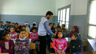 Cerabluslu çocuklara Kuran-ı Kerim