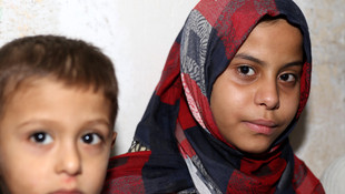 Çocukları ve yeğeni için ayakta kalıyor