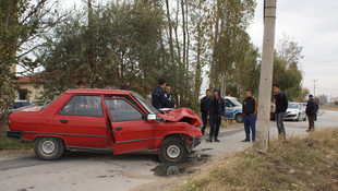 Çubuk'ta otomobil direğe çarptı: 1 ölü