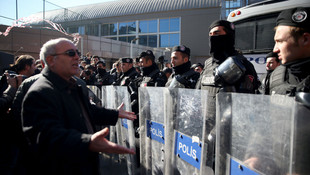 Cumhuriyet gazetesi yönetici ve yazarlarına yönelik soruşturma