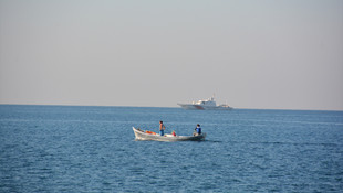 Didim'de göçmenleri taşıyan teknenin alabora olması