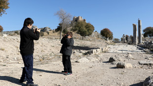 Down sendromlu çocuklar Osmaniye'deki antik kenti fotoğrafladı