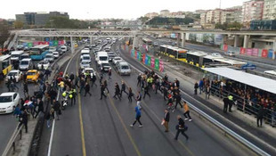 Zeytinburnu E-5te yaya trafiği oluştu