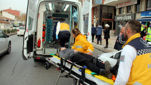 Edirne'de öğrenci servisinin çarptığı 3 öğrenciyi yaraladı