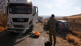 Elazığ'da kamyonet ile tır çarpıştı: 1 ölü, 5 yaralı