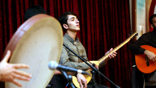 Etkinliğe biletle değil yardım yaparak girdiler