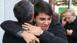 Fırat Kalkanı Harekatında şehit olan Uzman Çavuş Özcanın Eskişehirdeki babaevinde yas var