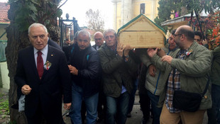 Gazeteci yazar Mete Akyol son yolculuğuna uğurlandı