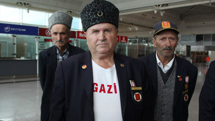 Gazi oldukları Kıbrıs'a 42 yıl sonra gidiyorlar