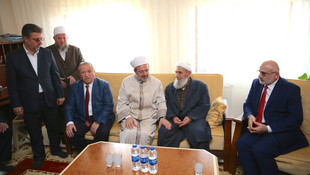 Görmez'den şehit kaymakamın ailesine taziye