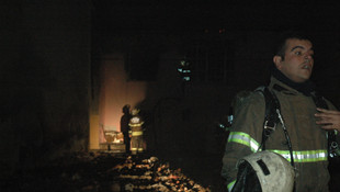 İzmir'de ev yangını