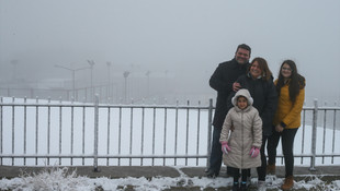 İzmir'e mevsimin ilk karı yağdı