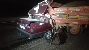 Konya'da otomobil römorka çarptı: 1 ölü