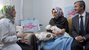 Ömer Halisdemirin adı 60 bininci bebeğe verildi