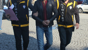 Otomobilden rastgele ateş açılması sonucu yaralandı