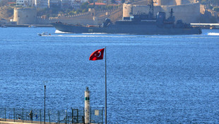Rus savaş gemisi Çanakkale Boğazı'ndan geçti