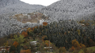Sakin Şehir Şavşat'ta iki mevsim bir arada