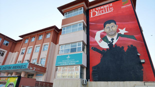Şehit Halisdemir'in portresi duvara resmedildi