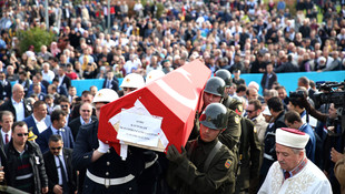 Şehit kaymakam son yolculuğuna uğurlanıyor