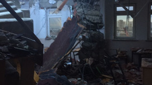 Şiddetli rüzgar kule vinci okulun üzerine devirdi