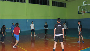 Silopi'de öğretmenlerin katılımıyla voleybol turnuvası