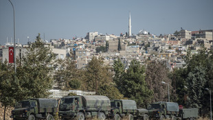 Sınıra askeri araç ve personel sevkiyatı