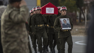 Suriye'deki hava saldırısında üç askerin şehit edilmesi