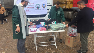 Suriye'ye 16 tırlık yardım