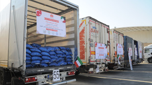Suriye'ye 62 tırlık insani yardım