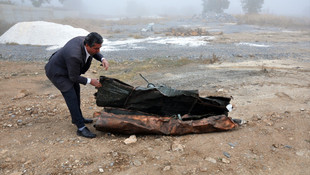 Tarihi caminin minare külahını çalmak istediler
