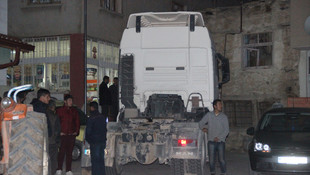 Tırdan ayrılan dorsenin altında kalan kişi öldü