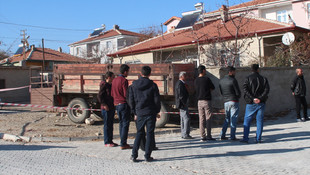 Traktör römorku ile duvar arasında sıkışan çocuk öldü