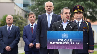 Türkiye'den Arnavutluk polisine üniforma desteği