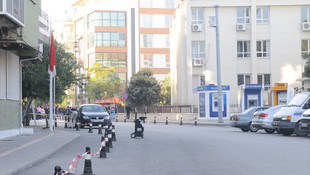 Valilik önünde şüpheli araç paniği