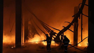 Silivride dış cephe üretimi yapan fabrikada yangın çıktı! Bölgeye 100 iftaiye aracı sevk edildi