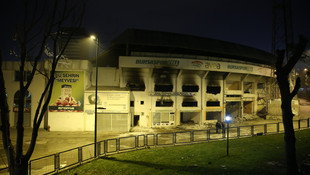 Yıkımı devam Bursa Atatürk Stadı'nda yangın