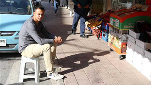 Antalyada yola tabure koyan 2 esnafa 412şer lira ceza kesildi