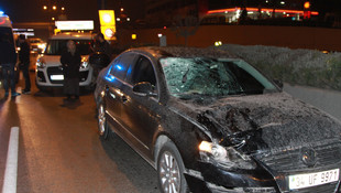 Yolun karşısına geçmeye çalışan ana kız öldü