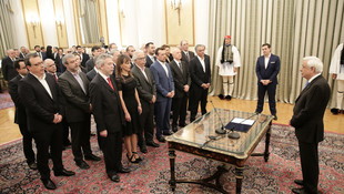 Yunanistan'da yeni kabine yemin ederek göreve başladı
