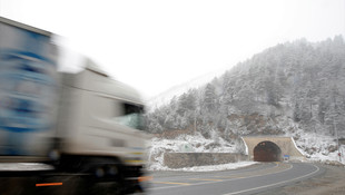 Zigana Dağı'nda kar yağışı