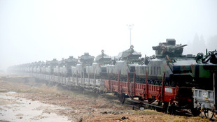 Sınır bölgesine dev askeri sevkiyat sürüyor