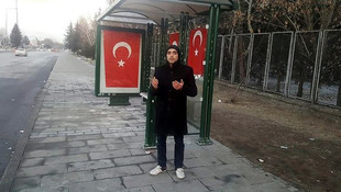 Kayseri, hain saldırının yasını tutuyor! :O durağa bu sabah Türk bayrakları asıldı