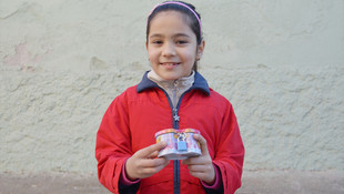 8 yaşındaki Nesibe, biriktirdiği harçlığını Halep'e gönderdi