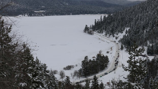 Abant Gölü buz tuttu